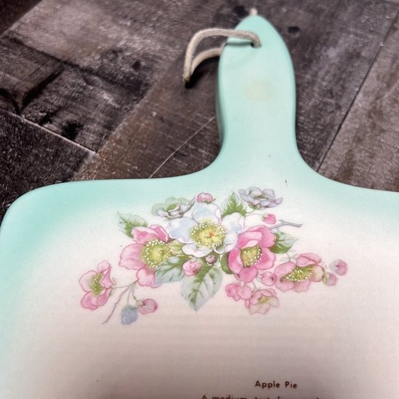 Vintage Atlantic Mold Co Ceramic Hanging Cutting Board Apple Pie Recipe - Picture 3 of 6